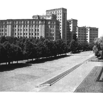 Picture 6b. One of the buildings of the present day Kharkov University